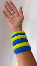 Load image into Gallery viewer, 3 Plastic bracelet