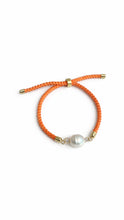 Load image into Gallery viewer, Pearl white bracelet