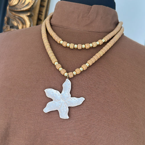 Flower necklace ivory