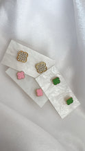 Load image into Gallery viewer, Clover earrings