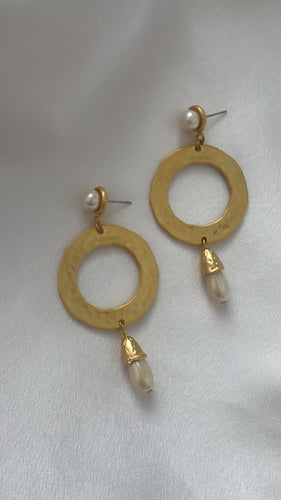 Earrings gold & pearls
