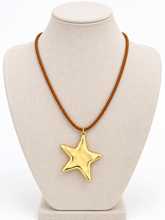 Load image into Gallery viewer, Star necklace