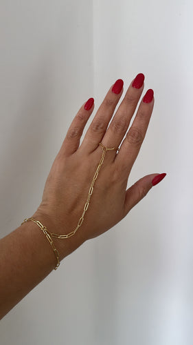 Hand chain bracelet