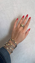 Load image into Gallery viewer, Clovers bracelet