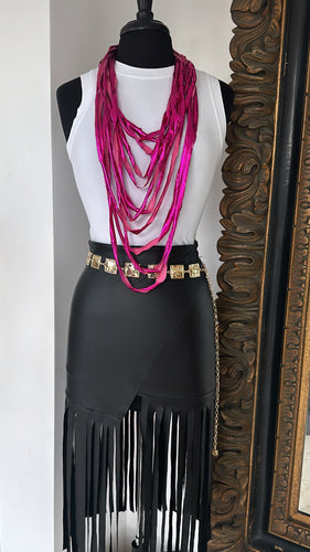 Licra fuchsia necklace