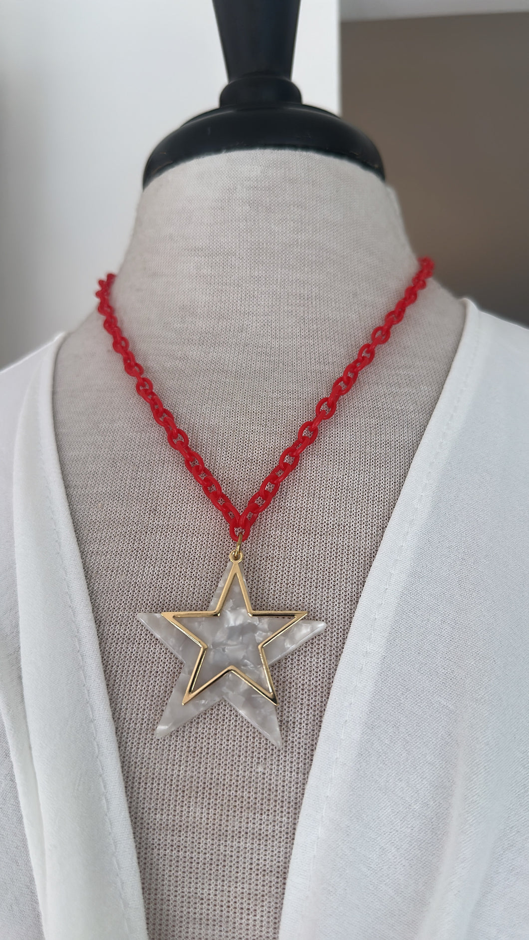 Red chain & stars