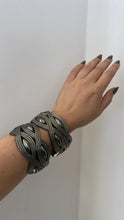 Load image into Gallery viewer, Bracelet charcoal gray
