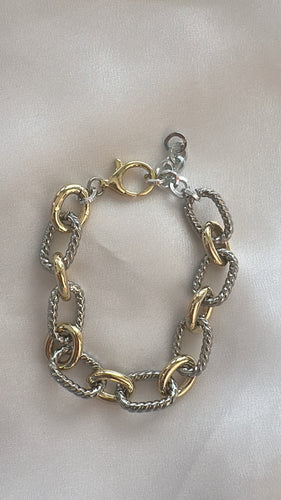 Plastic chain bracelet