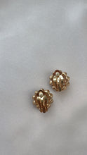 Load image into Gallery viewer, Earrings flowers