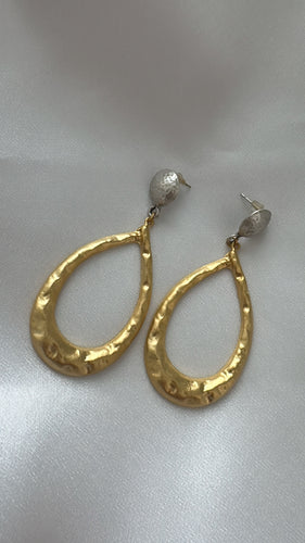 Earrings mate