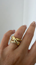 Load image into Gallery viewer, Gold shine ring