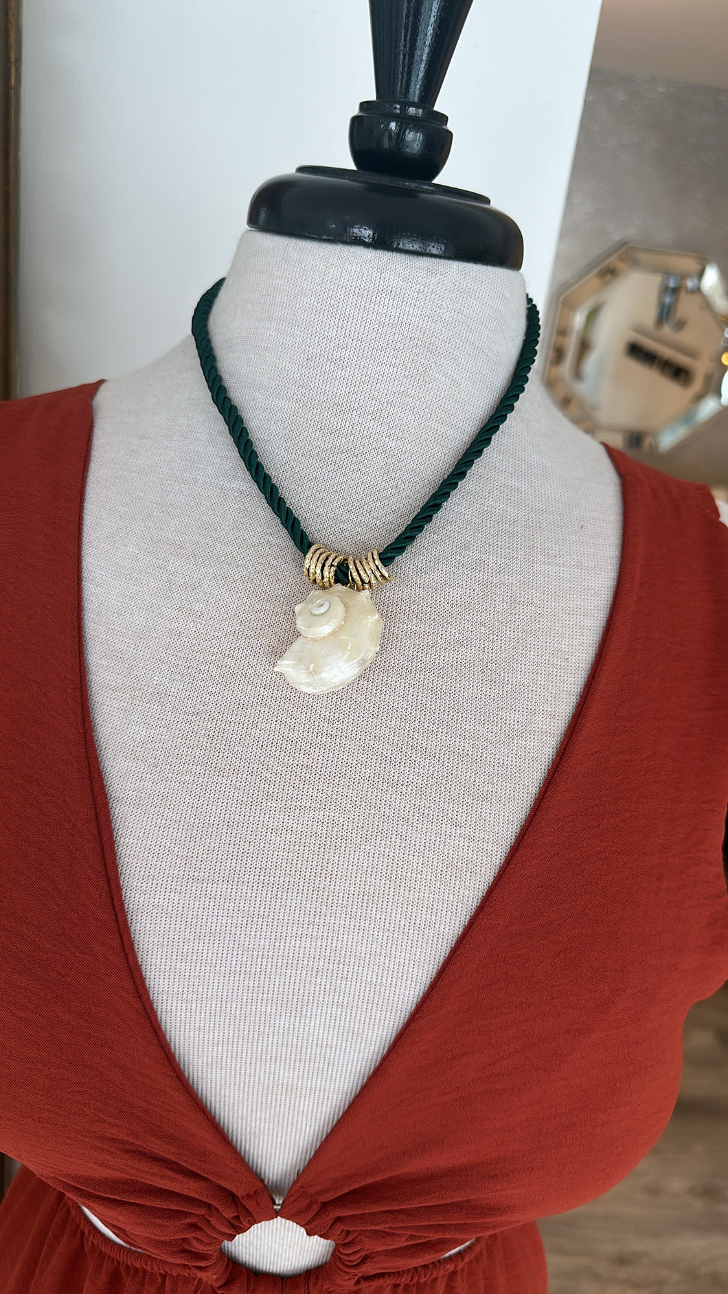 Green caracol necklace