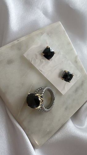 Earrings black stone