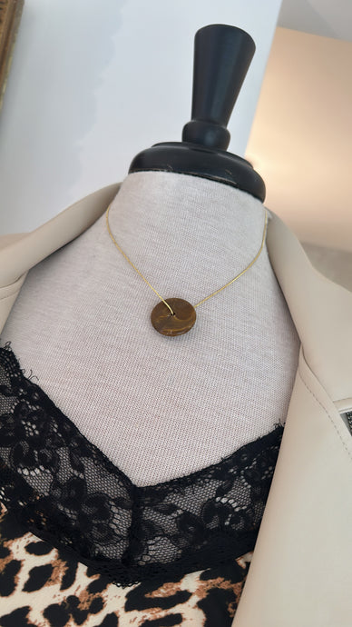 Circle brown