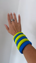 Load image into Gallery viewer, 3 Plastic bracelet