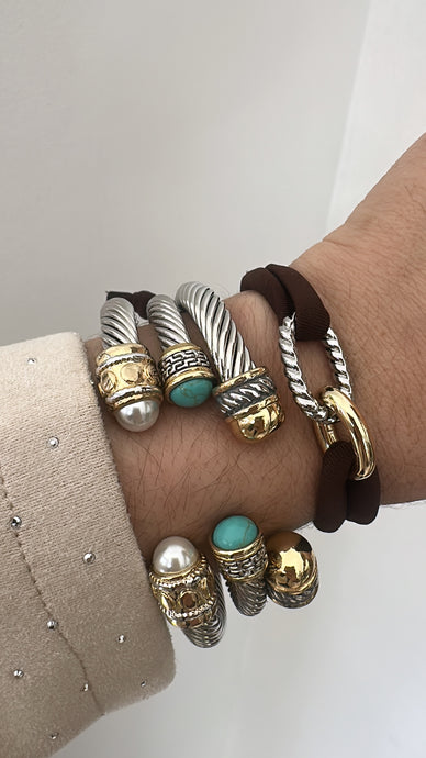 Elastic brown bracelet