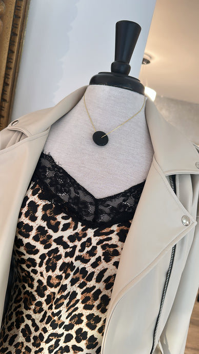 Circle black chain