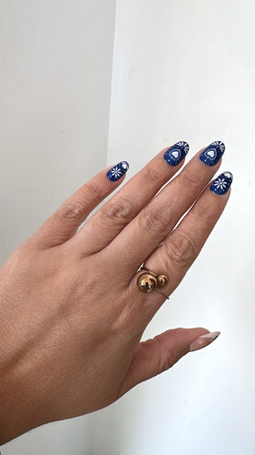 Balls ring
