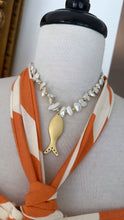 Load image into Gallery viewer, Shell necklace fish
