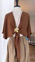 Load image into Gallery viewer, Flower mate gold necklace