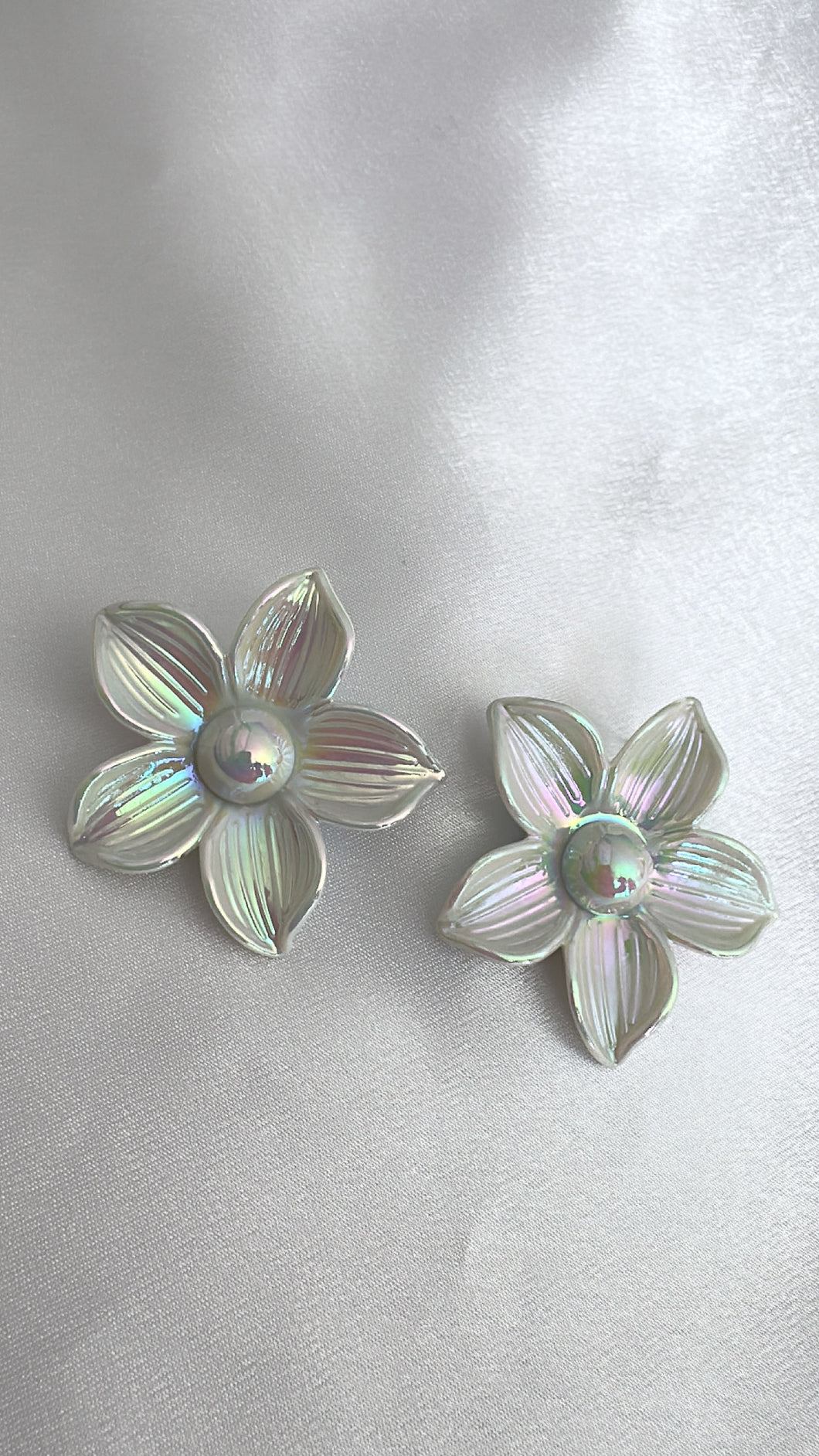 Tornasol white flowers