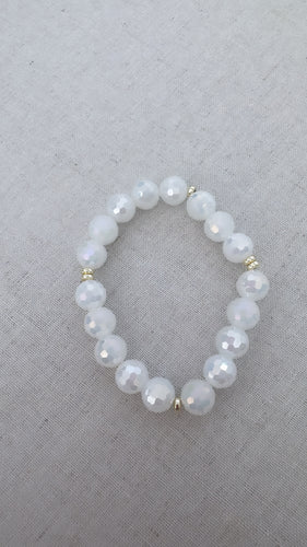 Elastic white bracelet