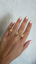 Load image into Gallery viewer, Rose ring