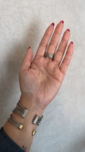 Load image into Gallery viewer, Clovers bracelet