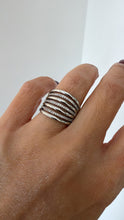 Load image into Gallery viewer, Silver ring shine