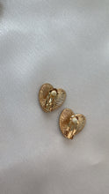 Load image into Gallery viewer, Heart shine earrings clip