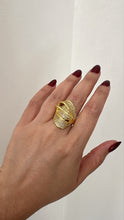 Load image into Gallery viewer, Curvy ring