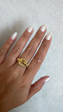 Load image into Gallery viewer, Square gold ring
