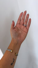 Load image into Gallery viewer, Circle bangle