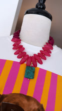Load image into Gallery viewer, Fuchsia necklace