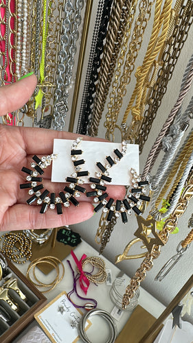 Earrings black