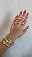 Load image into Gallery viewer, Mesh bracelet gold