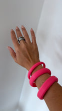 Load image into Gallery viewer, 3 Plastic bracelet