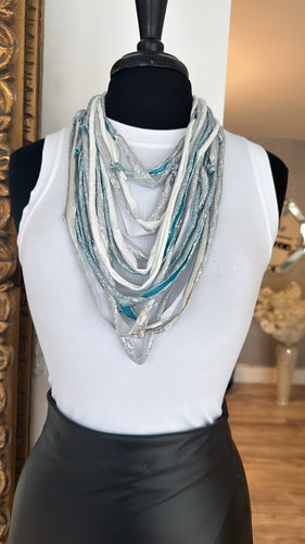 Licra sky necklace