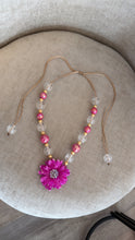 Load image into Gallery viewer, Flower necklace