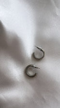 Load image into Gallery viewer, Hoops earrings