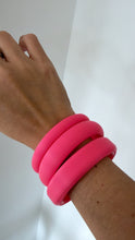 Load image into Gallery viewer, 3 Plastic bracelet