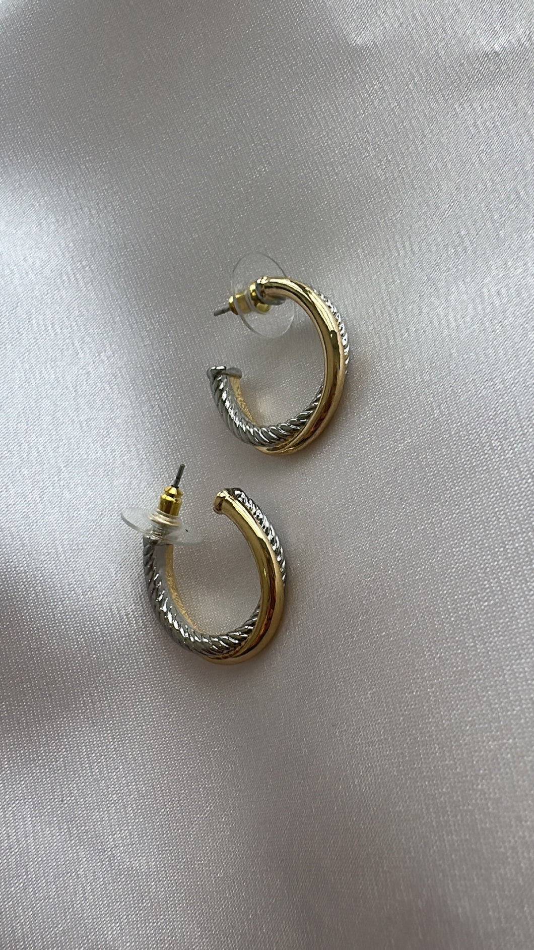 Earrings hoops