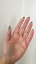 Load image into Gallery viewer, Flower ring