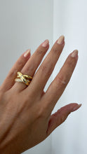 Load image into Gallery viewer, Gold shine ring