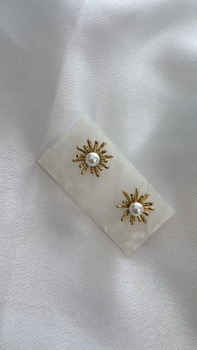 Sun pearls earrings