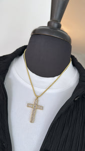 Cross (cruz) chain