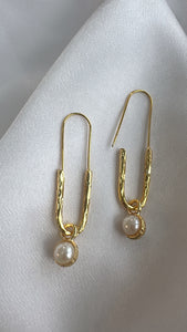 Gold & pearls earrings