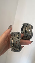 Load image into Gallery viewer, Bracelet charcoal gray