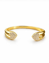 Load image into Gallery viewer, Hearts bracelet gold