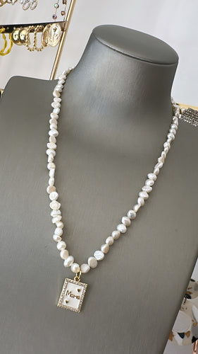 Mamá pearl necklace
